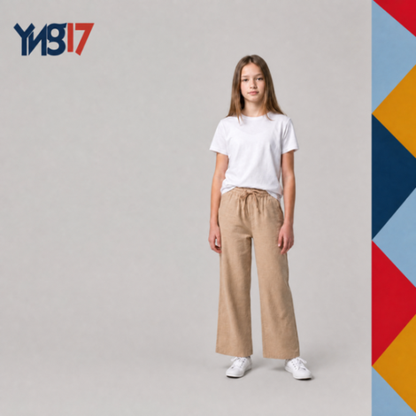 Practical and comfortable trousers for girls, providing freedom of movement for daily use. Featuring made of comfortable linen and an elastic waistband for extra comfort and practical pockets