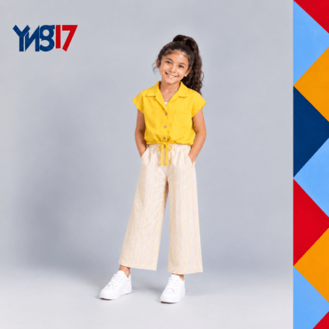 A comfortable summer shirt for girls, perfect for casual looks and light occasions.
