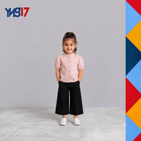 A comfortable summer shirt for girls, perfect for casual looks and light occasions. Featuring an elegant mandarin collar.